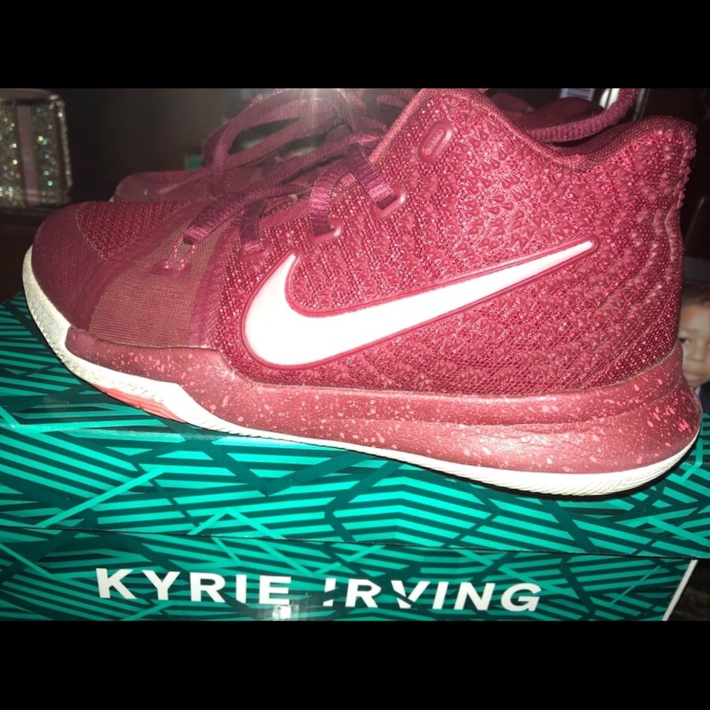 Little boys kyries size 3y